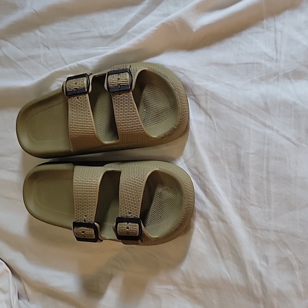 Unisex sandal